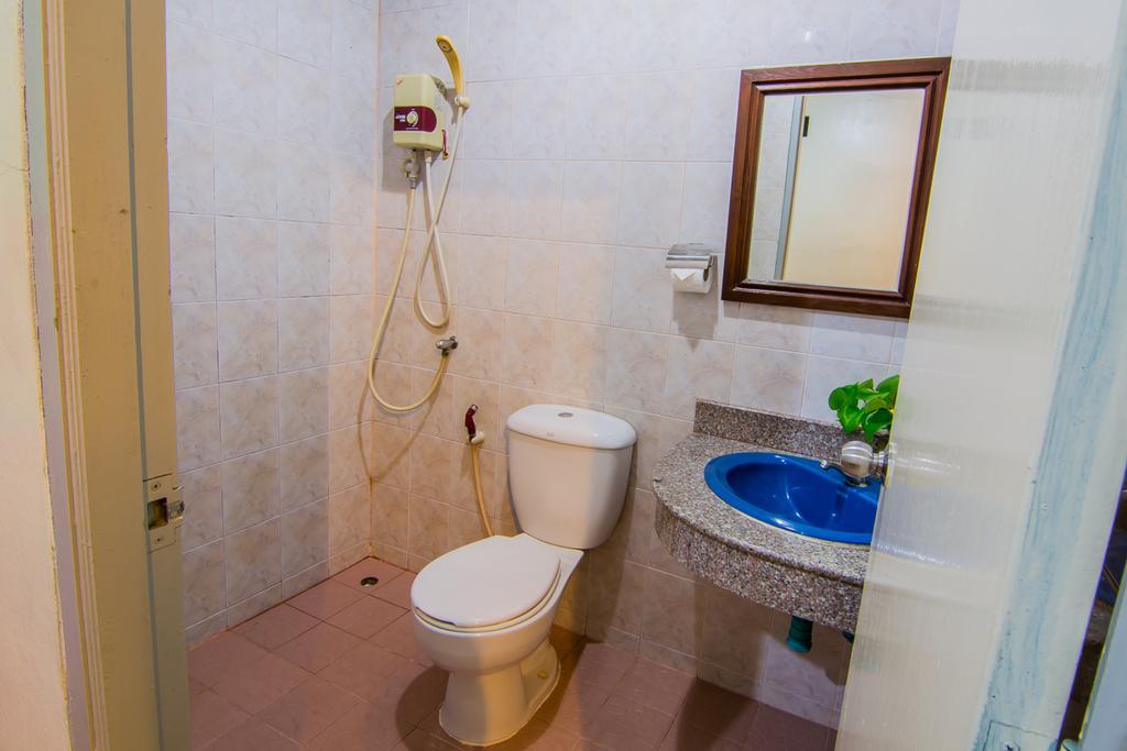 Sutus Court 5 Hotell Pattaya Eksteriør bilde