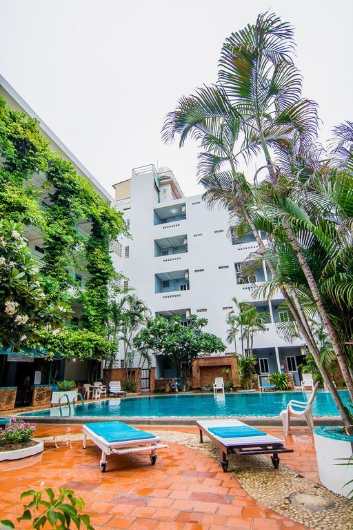 Sutus Court 5 Hotell Pattaya Eksteriør bilde