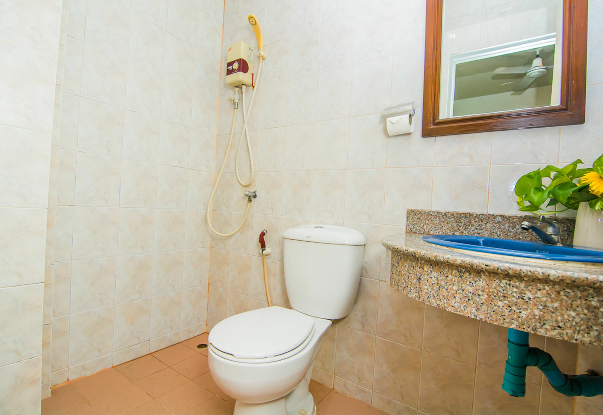 Sutus Court 5 Hotell Pattaya Eksteriør bilde